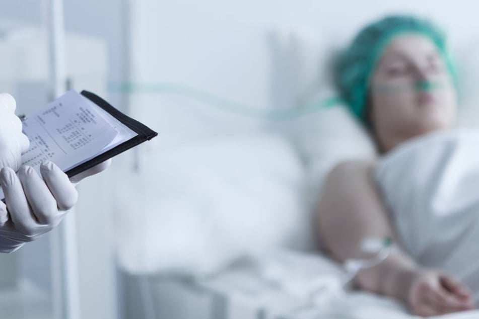 Besonders wenn ein Patient im Sterben liegt, müssen Ärzte oft schwere Entscheidungen treffen.