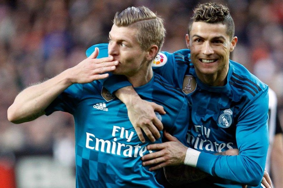 Die Saison läuft für Weltfußballer Cristiano Ronaldo (r) und Toni Kroos nicht wie erhofft.