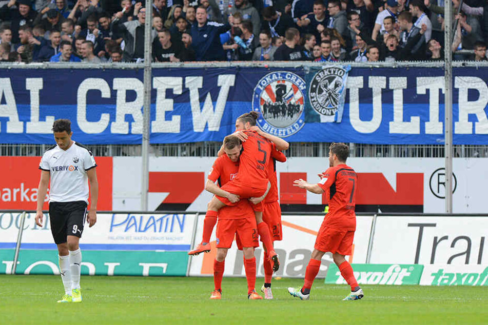 In der 81. Minute verwandelte David Ulm (5) einen Elfmeter zum 4:1-Endstand.