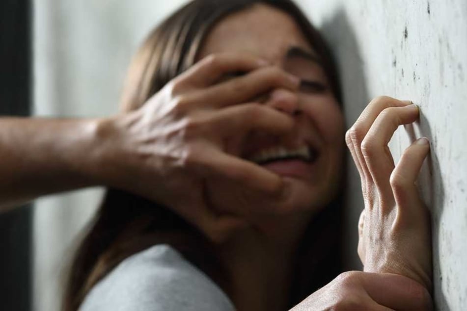 Die 15-Jährige wurde von dem Straßenmusiker in einem leerstehendem Haus vergewaltigt.