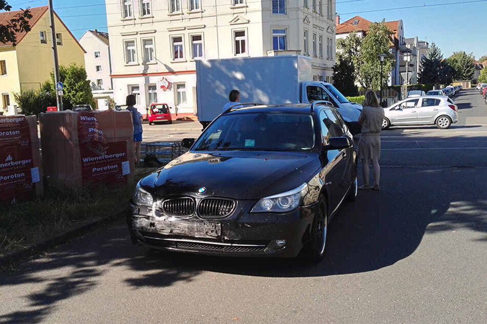 Der BMW-Fahrer blieb bei dem Unfall unverletzt.