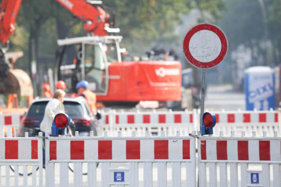 Nach der Havarie in Leipzig-Abtnaundorf bleibt die betroffene Kreuzung noch tagelang gesperrt. (Symbolbild)