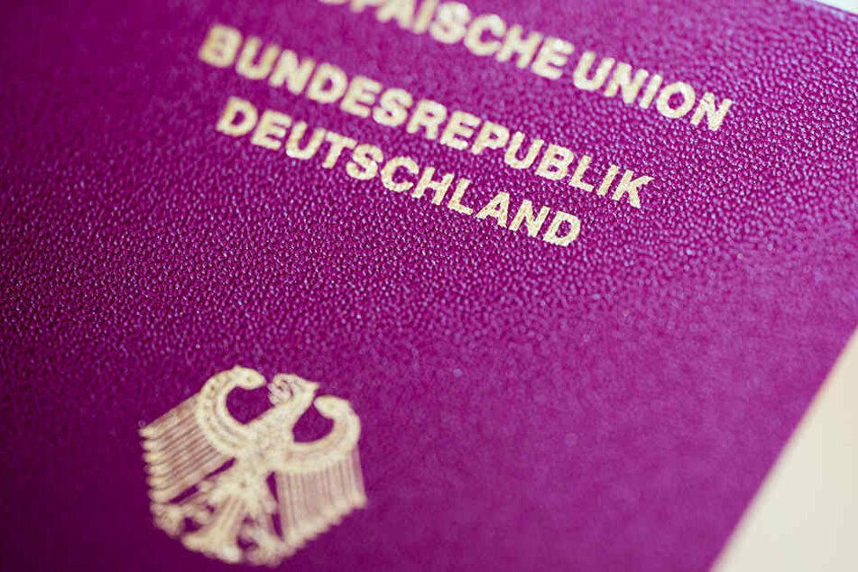 Sogenannte "Reichsbürger" lehnen die Bundesrepublik Deutschland als Staat ab.