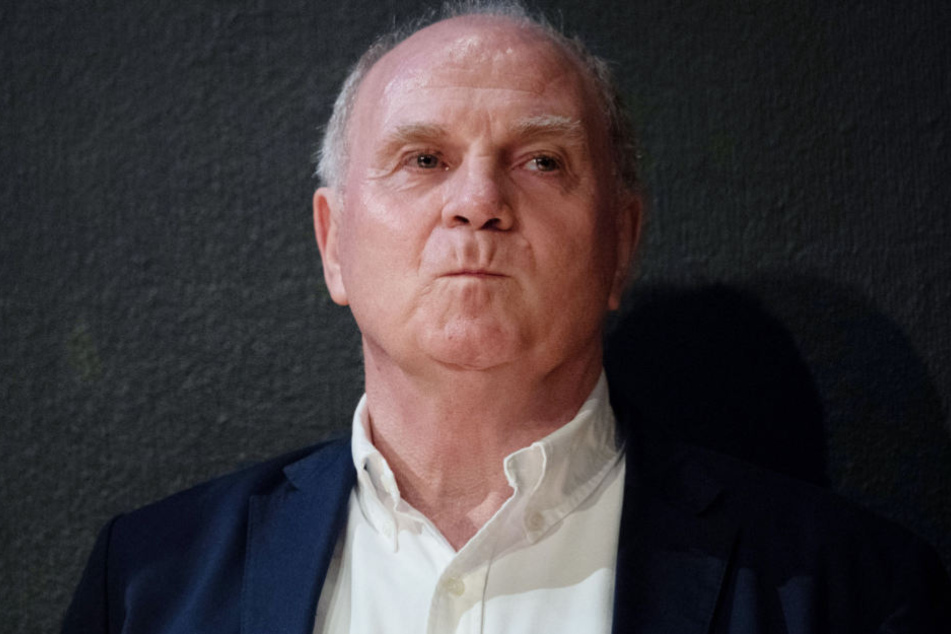 Uli Hoeneß äußerte sich zu Benjamin Pavard vom VfB Stuttgart. (Archivbild)