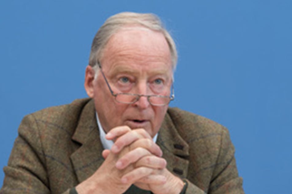 Alexander Gauland erklärt, das Wahlergebnis in Schleswig-Holstein damit, dass weniger Flüchtlinge nach Deutschland kommen.