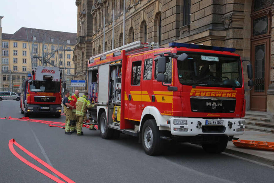 Die Feuerwehr war für einen Probeeinsatz auf der Schießgasse.