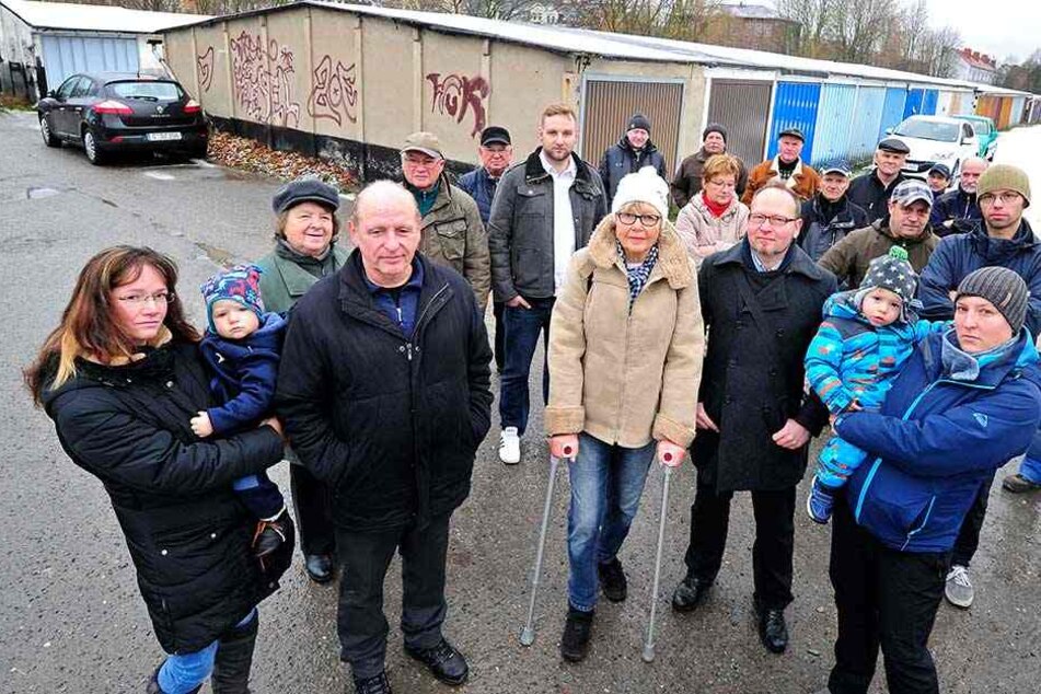 An der Charlottenstraße kämpfen Garagenbesitzer um ihren Standort. Der soll einer Turnhalle weichen.