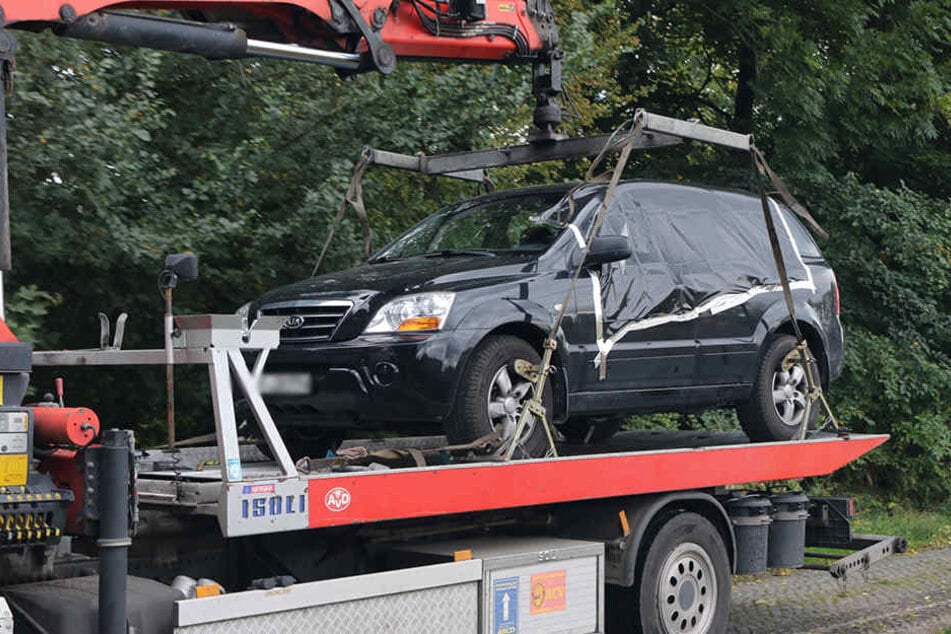 Der Lebensgefährte der 43-Jährigen hatte die beiden Leichen am Mittwoch in einem Auto im Erfurter Ortsteil Kerpsleben entdeckt.