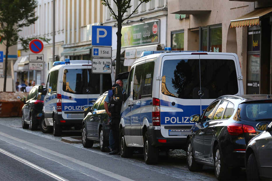 Das Landeskriminalamt hat am Dienstagmorgen sechs mutmaßliche Terroristen festgenommen. Sie sollen Anschläge in Deutschland vorbereitet haben. (Symbolbild)