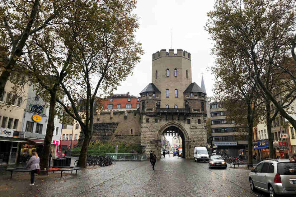 Seit einigen Wochen häufen sich die Einbrüche in Cafés, Restaurants und Geschäfte im Kölner Süden.