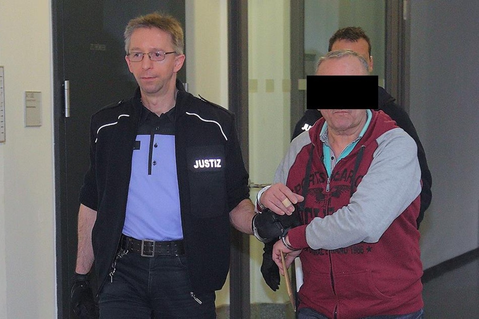 Viktor E. (56) war schon 14-mal zum Alkoholentzug. Bisher erfolglos. Im Suff wird er immer wieder straffällig.