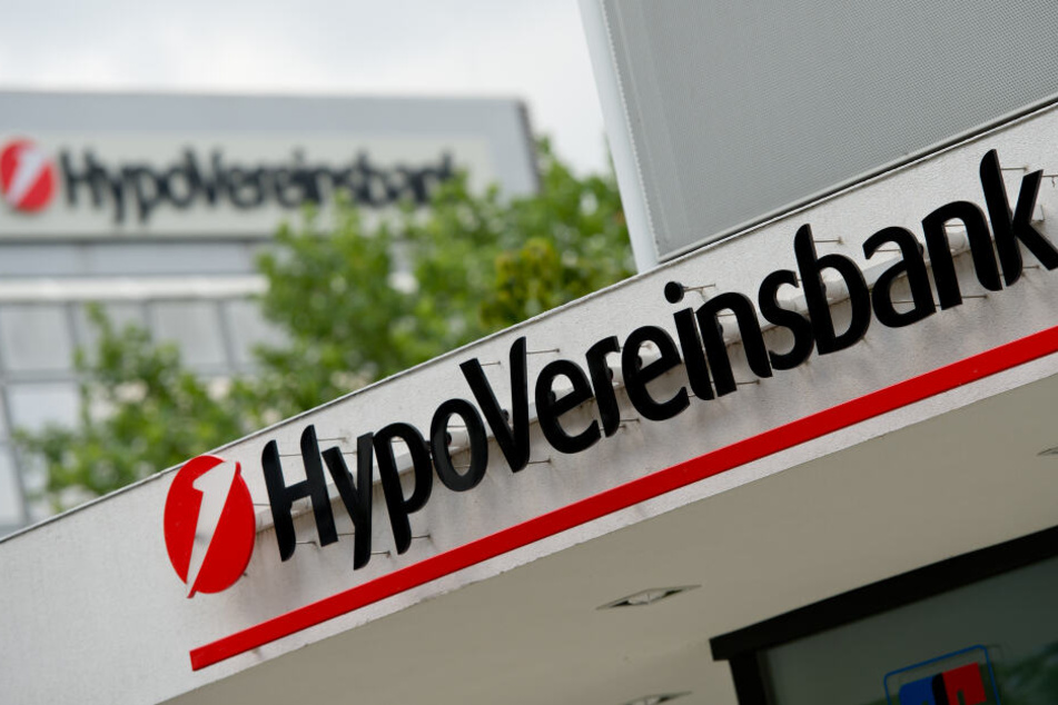 Das Logo der HypoVereinsbank ist am Verwaltungsgebäude der Bank in München zu sehen. (Archivbild)