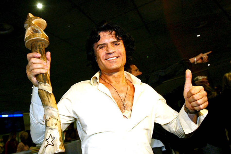 Costa Cordalis nahm an der ersten Staffel des RTL-Dschungelcamps 2004 teil und schnappte sich gleich die Krone des Königs.