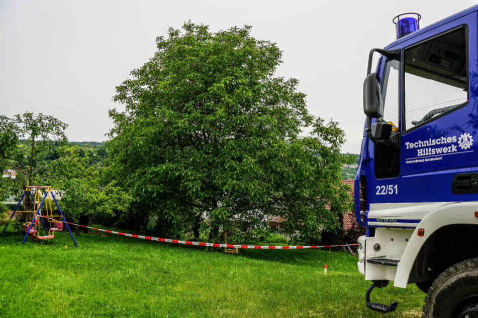 Das THW Schorndorf unterstützte bei der Rettung des Kindes.