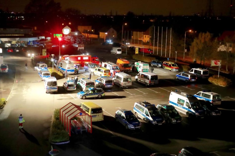 Großeinsatz für Dutzende Rettungskräfte.