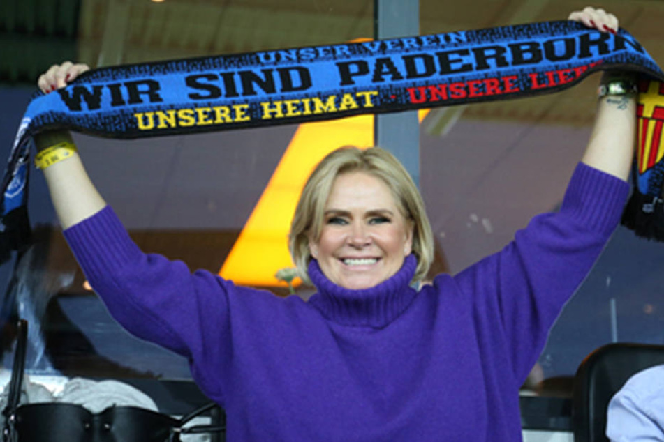2015/2016 lebte Claudia Effenberg mit ihrem Mann Stefan noch in Paderborn und feuerte den SC Paderborn an.