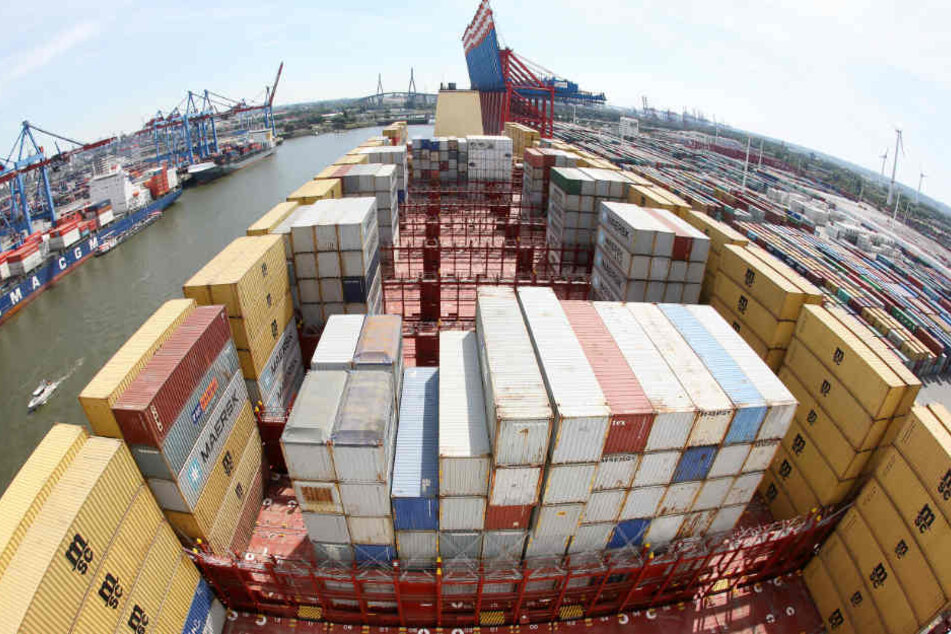 Rund 270 solcher Container gingen in der Nordsee über Bord.