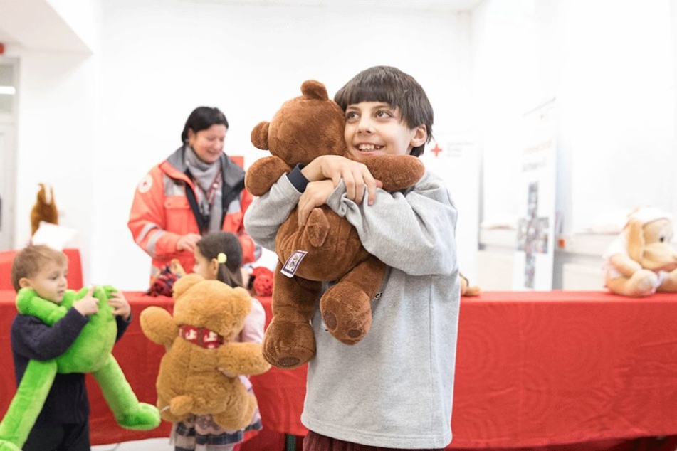 Die neuen besten Plüschtierfreunde brachten die Kinderaugen zum Strahlen.