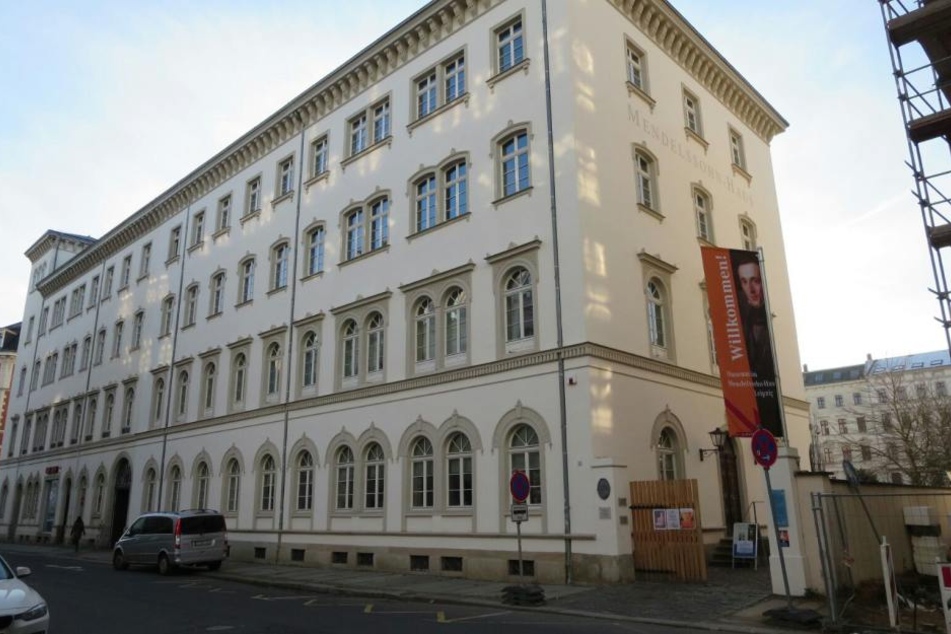 AfD-Chefin Frauke Petry heiratet zur Stunde im Leipziger Mendelssohn-Haus.