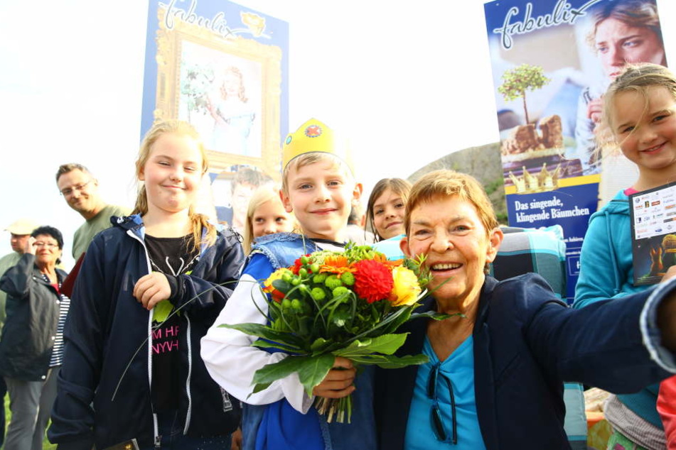 Festival-Ehrenpräsidentin Christel Bodenstein (Prinzessin Tausendschön aus "Das singende klingende Bäumchen")