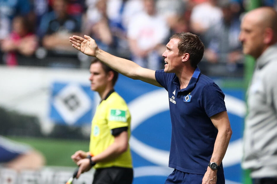 Hannes Wolf stand auch in seinem Einsatz als HSV-Trainer engagiert an der Seitenlinie.