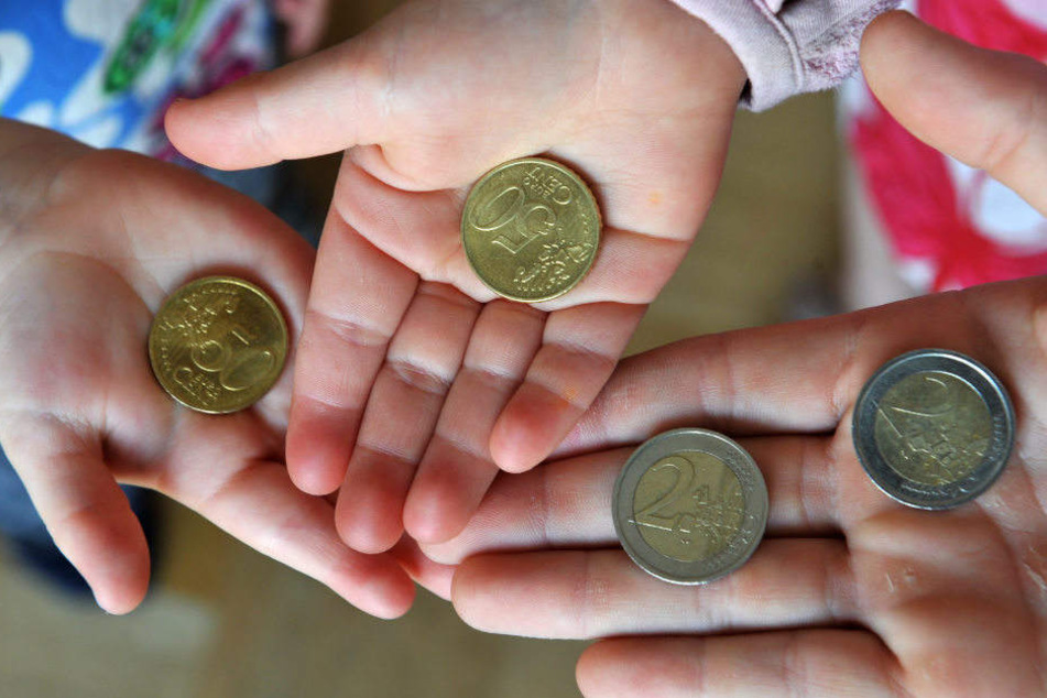 Besonders in Bremen und Berlin sind Kinder auf die staatliche Unterstützung angewiesen. (Symbolbild)