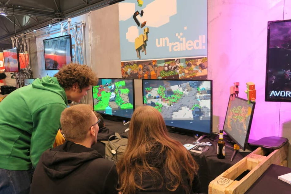 AM Indie Arena Booth konnten in diesem Jahr erstmals Indie-Entwickler ihre Spiele vorstellen. Hier zu sehen: "Unrailed" vom Team Indoor Astronaut.