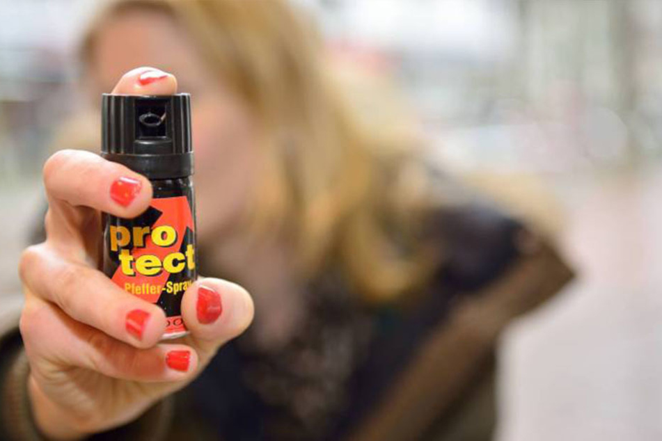 Die Teenagerin attackierte ihre Mitschüler im Pausenraum mit Pfefferspray