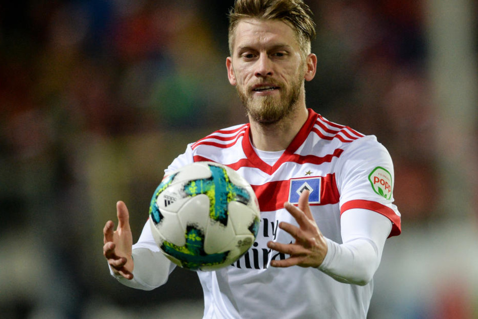 Aaron Hunt ist mit seinen Teamkollegen am 18. August im Pokal gefordert.