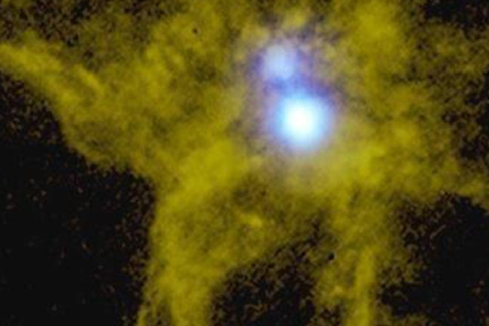 2002 fanden Wissenschaftler erstmals zwei schwarze Löcher in einer Galaxie.