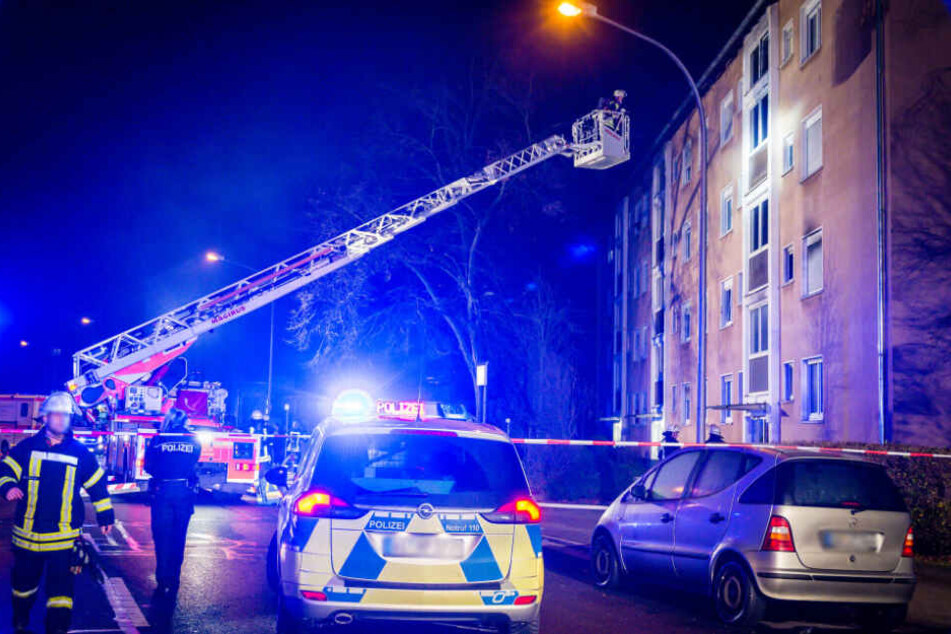 Um dem Feuer zu entkommen, sprang ein 39-Jähriger aus dem dritten Stock des Hauses.