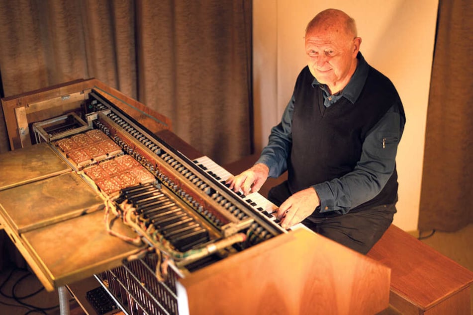 Kiesler mag klassische Musik, spielt selber Klavier: Auf dieser neuartigen Kiesler-Orgel spielten einst die Zisterzienserinnen im Kloster St. Marienstern.