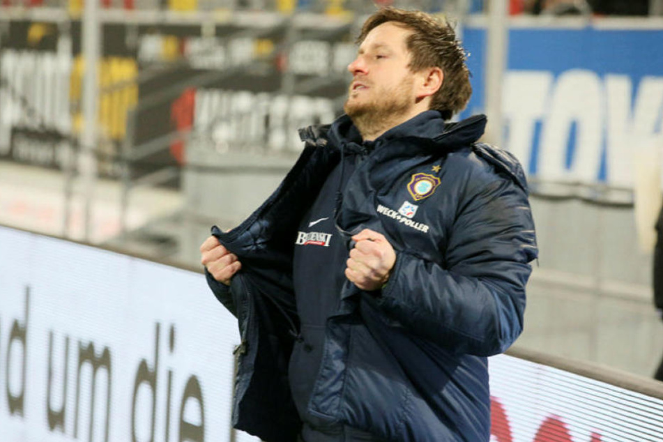 Zuletzt wollte er immer mal wieder aus seiner Haut, denn es lief für ihn und Aue nicht rund: Trainer Hannes Drews.