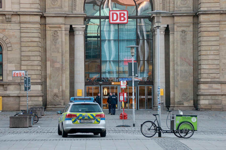 Am Treppenaufgang zur Haupthalle fanden die Bundespolizisten den geschlagenen und ausgeraubten Mann.