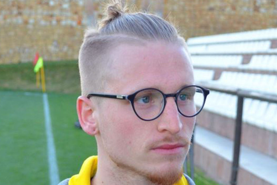 Der neue Look des Marvin Stefaniak: Der noch 21-Jährige trägt jetzt Brille (mit Fensterglas) und Zlatan-Zöpfchen.