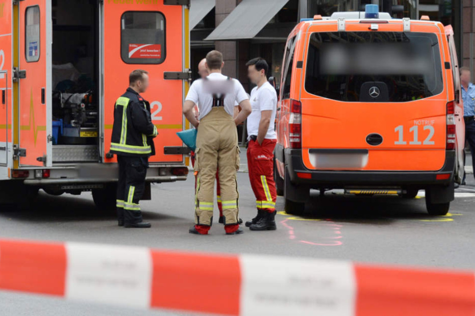 Trotz Erster Hilfe verstarb die Fußgängerin noch vor Ort (Symbolfoto).