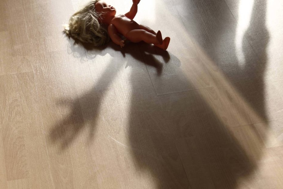 Eine Mutter aus Berlin machte pornografische Aufnahmen ihrer zweijährigen Tochter.