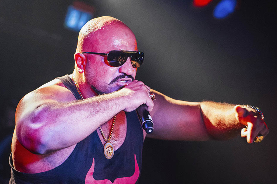 Von wegen zusätzliches Konzert am Berzdorfer See mit Rapper-Kumpel Haftbefehl. Xatar (34) wird per Haftbefehl gesucht und hat vermutlich deshalb seinen Gig abblasen müssen.