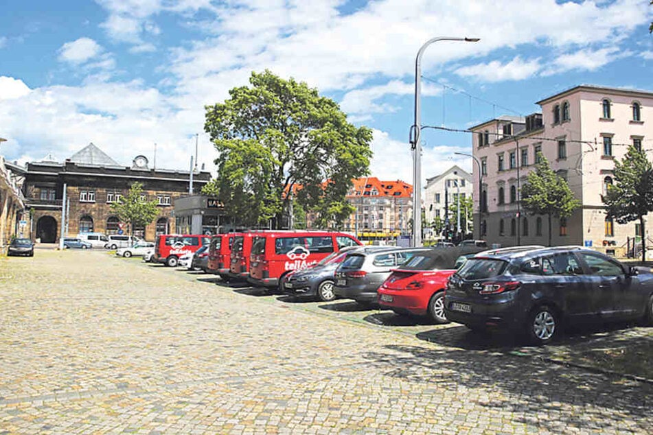 Auf dieser Fläche am Bahnhof Neustadt soll noch in diesem Jahr der erste
Zentrale Mobilitätspunkt entstehen.