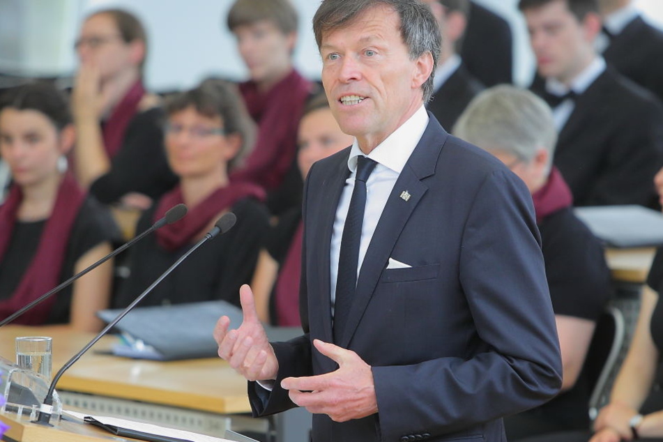 Landtagspräsident Matthias Rößler (61,CDU) eröffnet das neue Brüsseler Büro.