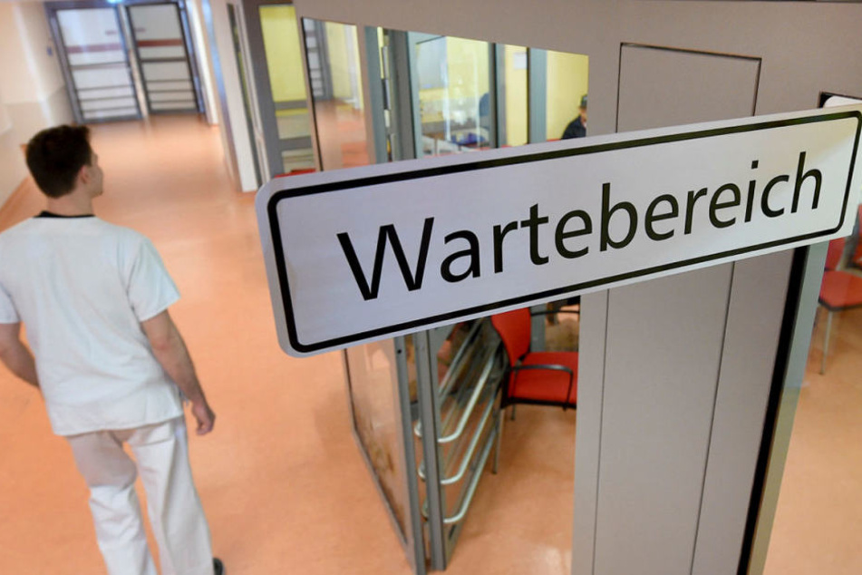 Überall in Deutschland bevölkern Menschen mit leichten Beschwerden die Ambulanzen der Krankenhäuser.