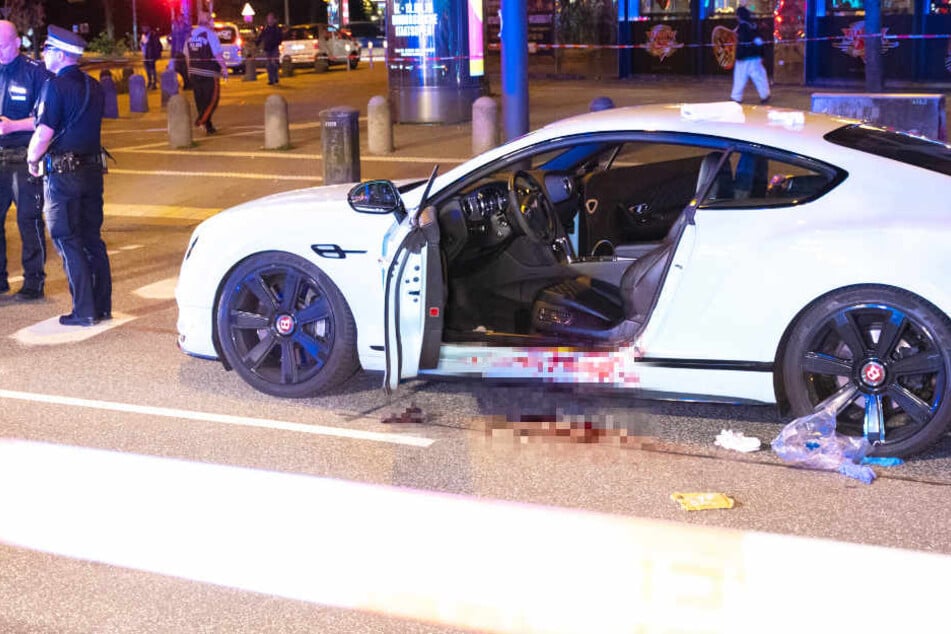 In seinem weißen Bentley wurde Dariusch F. von mehreren Kugeln getroffen.