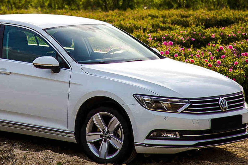 Ein Ukrainer hatte seinen VW Passat wurde auf einem Privatgrundstück abgestellt. (Symbolbild)
