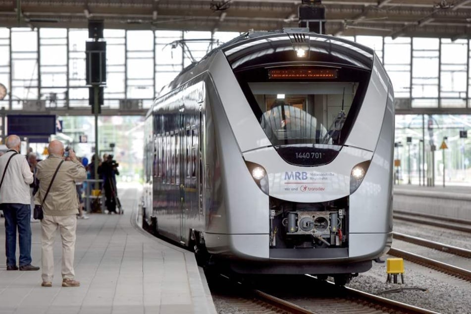 Bei der Mitteldeutschen Regiobahn sind Sicherheitsprobleme aufgetreten. Die Züge müssen nun überprüft werden.