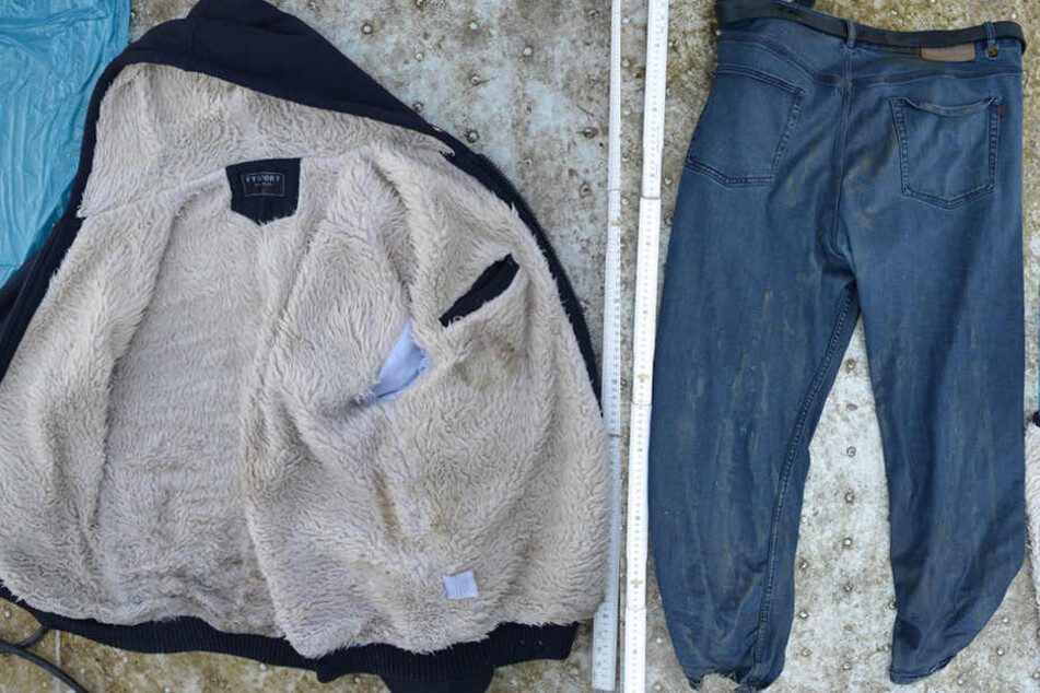 Diese Kleidungsstücke trug der tote Mann bei seinem Auffinden.