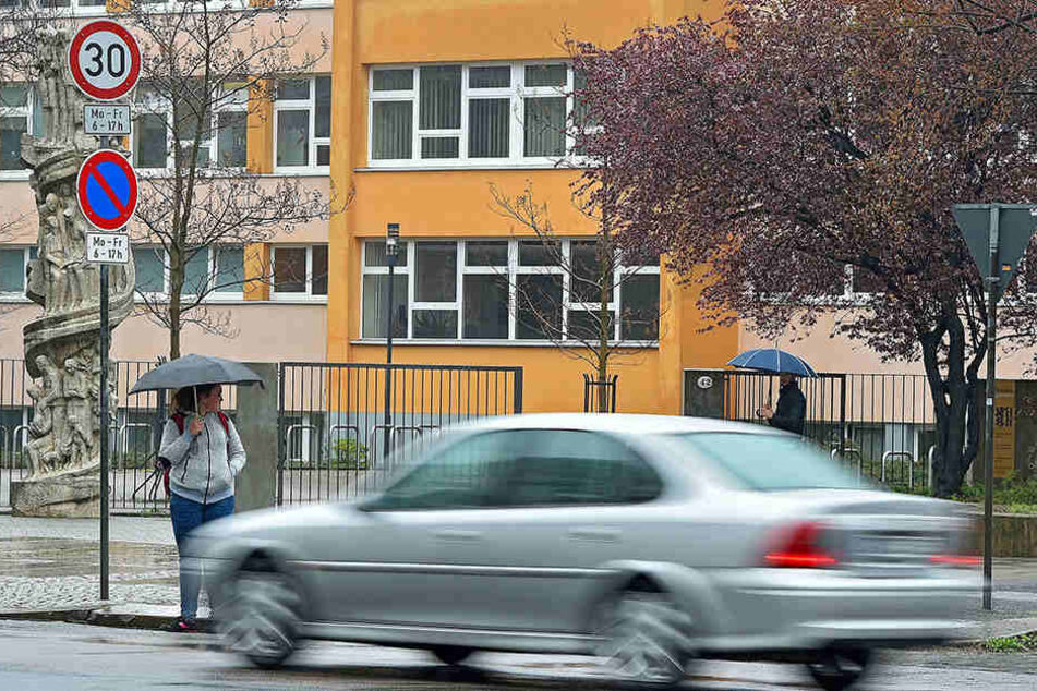 Auch an der Pfotenhauerstraße gibt es bereits eine
Geschwindigkeitsbegrenzung.