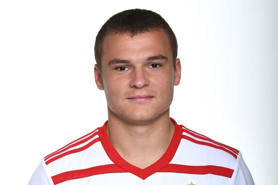 Fußball-Profi Vasilije Janjicic vom Hamburger SV baute einen schweren Verkehrsunfall.