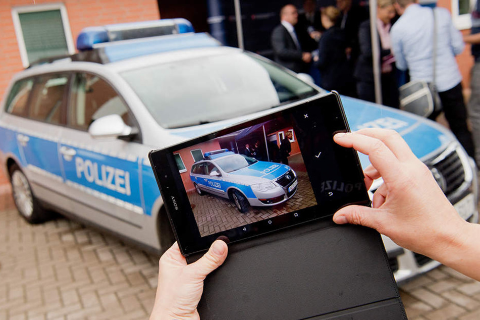 In Niedersachsen gibt es bereits Tablets in Streifenwagen. Zieht NRW jetzt auch nach?