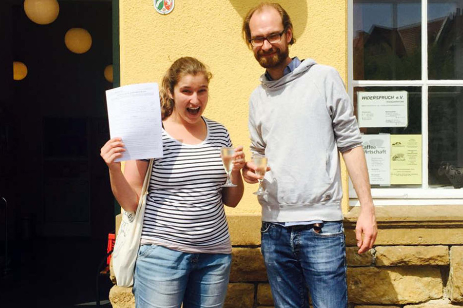 Den Mietvertrag haben Kathrin und Christian bereits unterschrieben.