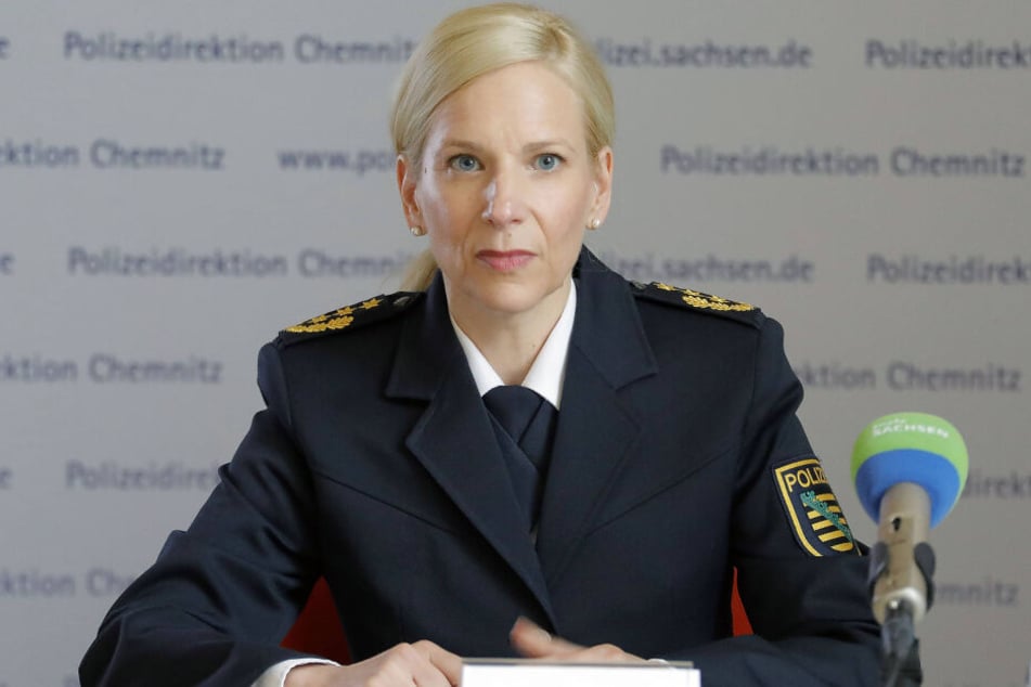 Will knallhart gegen Nazi-Streifen vorgehen: Die Chemnitzer Polizeipräsidentin Sonja Penzel (47) hat rechte Bürgerwehren ins Visier genommen.